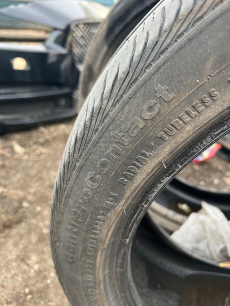 Легковые шины Continental 235/40 R19 2 шт.