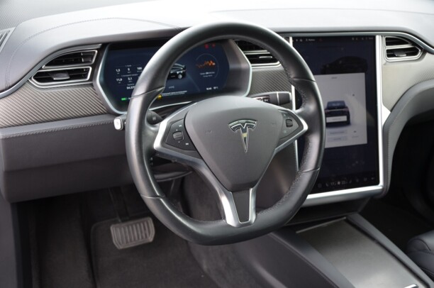 Tesla Model X, 2018 г.