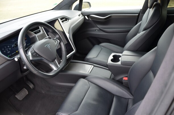 Tesla Model X, 2018 г.