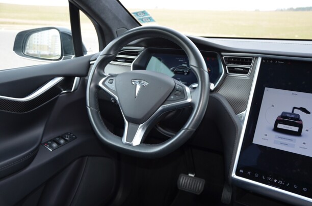 Tesla Model X, 2018 г.