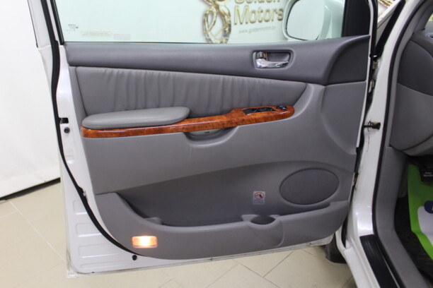 Toyota Sienna II (XL20) · Рестайлинг, 7 мест, 2009 г.