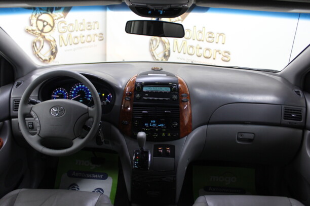 Toyota Sienna II (XL20) · Рестайлинг, 7 мест, 2009 г.