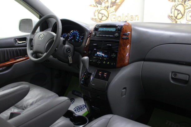 Toyota Sienna II (XL20) · Рестайлинг, 7 мест, 2009 г.