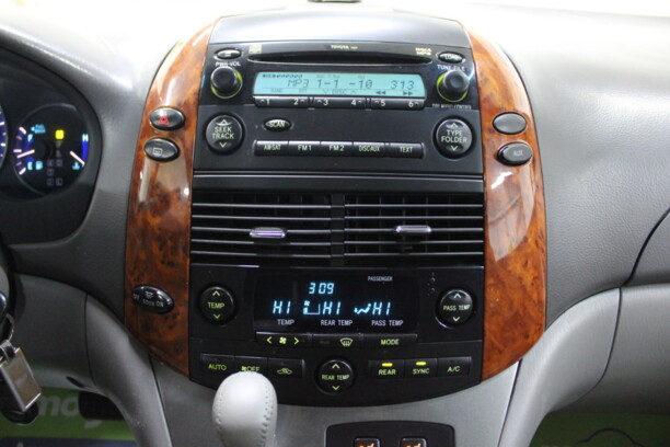 Toyota Sienna II (XL20) · Рестайлинг, 7 мест, 2009 г.