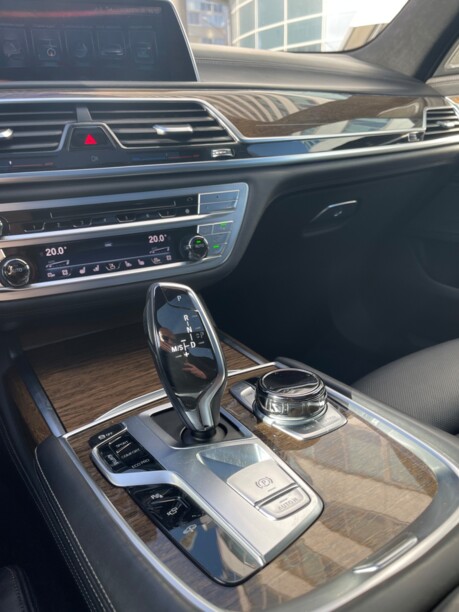 BMW 7 серия G12 (Long), 2015 г.