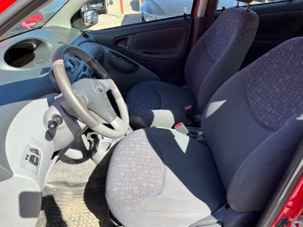 Toyota Yaris I (P1), 2001 г.