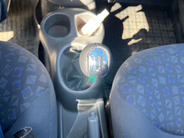 Toyota Yaris I (P1), 2001 г.