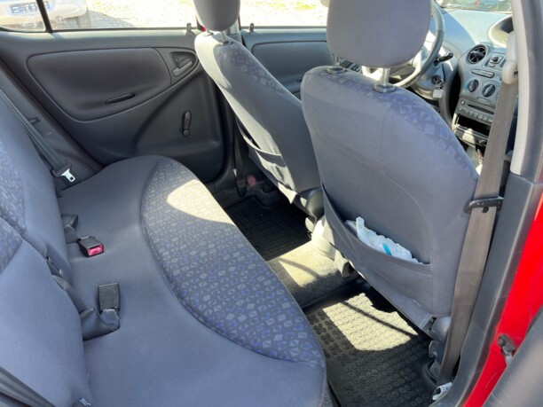 Toyota Yaris I (P1), 2001 г.