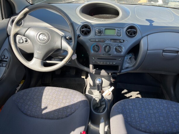 Toyota Yaris I (P1), 2001 г.