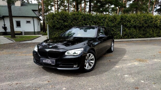 BMW 7 серия F02 (Long) · Рестайлинг, 2015 г.