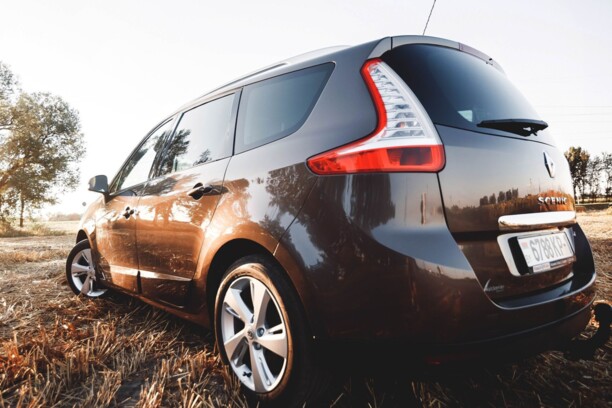 Renault Grand Scenic III · 2-й рестайлинг, 7 мест, 2014 г.