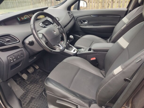 Renault Grand Scenic III · 2-й рестайлинг, 7 мест, 2014 г.