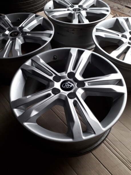 Toyota 7x17 5x114.3 4 шт.