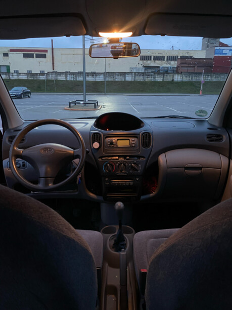 Toyota Yaris Verso, 2001 г.