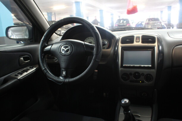 Mazda 323 BJ, 2000 г.