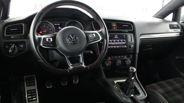 Volkswagen Golf GTI VII, 2017 г.