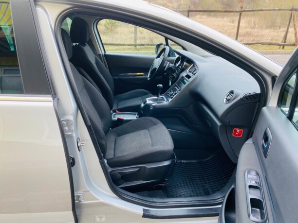 Peugeot 5008 I, 7 мест, 2010 г.