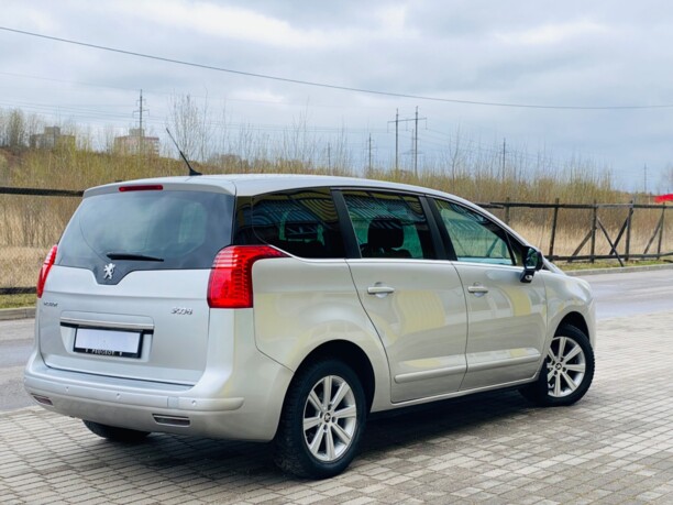 Peugeot 5008 I, 7 мест, 2010 г.