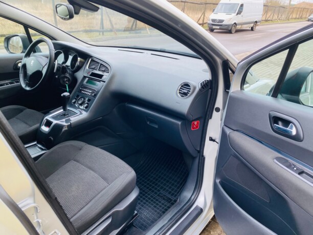 Peugeot 5008 I, 7 мест, 2010 г.