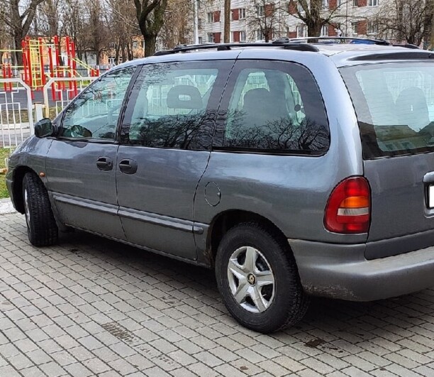 Chrysler Voyager III, 7 мест, 1996 г.