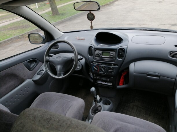 Toyota Yaris Verso, 1999 г.