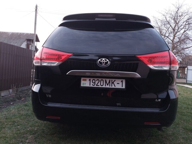 Toyota Sienna III (XL30), 7 мест, 2010 г.