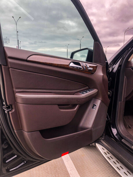 Mercedes-Benz GLS X166, 7 мест, 2017 г.