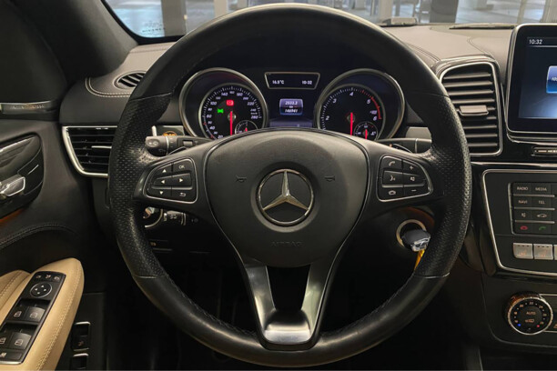 Mercedes-Benz GLE W166, 2015 г.
