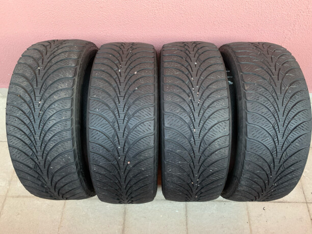 Легковые шины GoodYear UltraGrip&Ise 225/50 R18 4 шт.