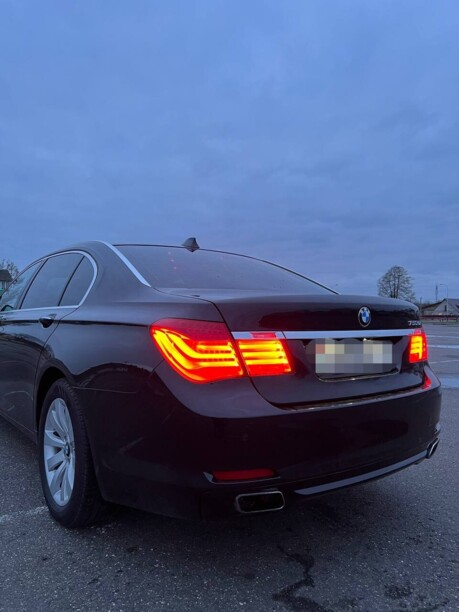BMW 7 серия F02 (Long), 2010 г.