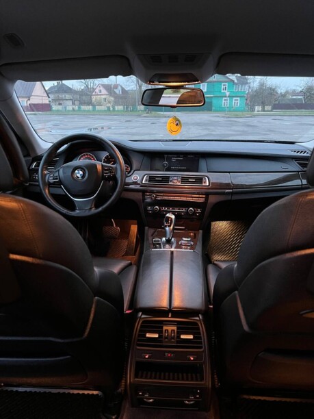 BMW 7 серия F02 (Long), 2010 г.