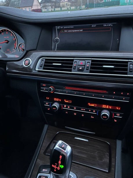 BMW 7 серия F02 (Long), 2010 г.