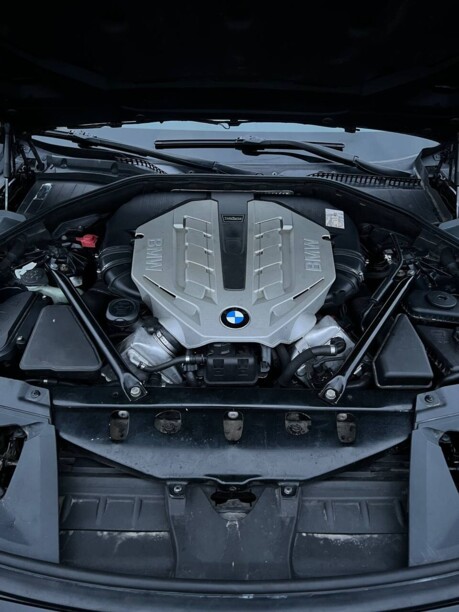 BMW 7 серия F02 (Long), 2010 г.
