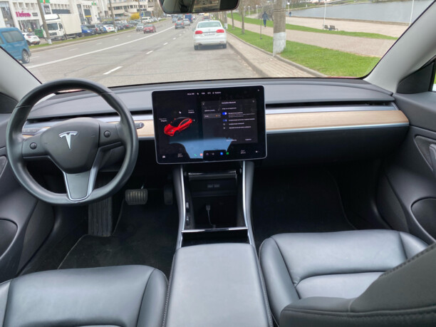 Tesla Model 3, 2018 г.