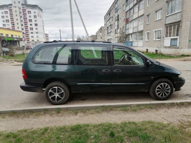 Chrysler Voyager III, 7 мест, 1999 г.