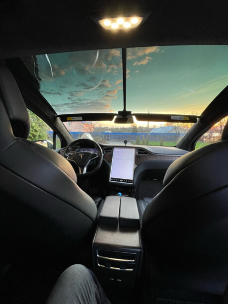 Tesla Model X, 7 мест, 2017 г.