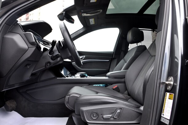 Audi e-tron, 2019 г.