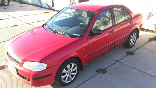 Mazda 323 BJ, 2000 г.