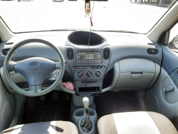 Toyota Yaris Verso, 2002 г.