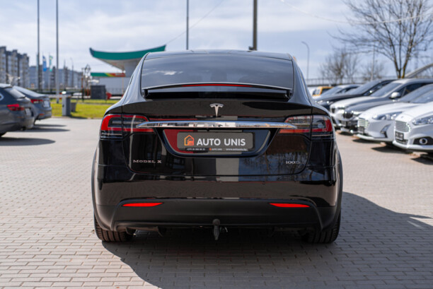Tesla Model X, 6 мест, 2018 г.