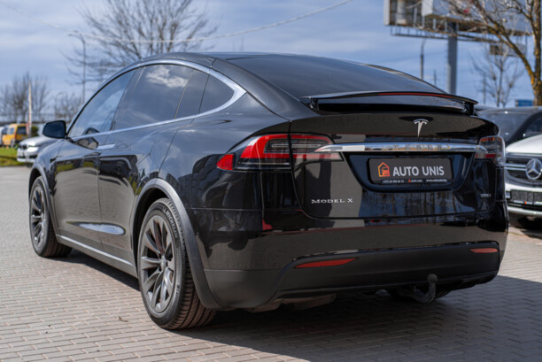 Tesla Model X, 6 мест, 2018 г.