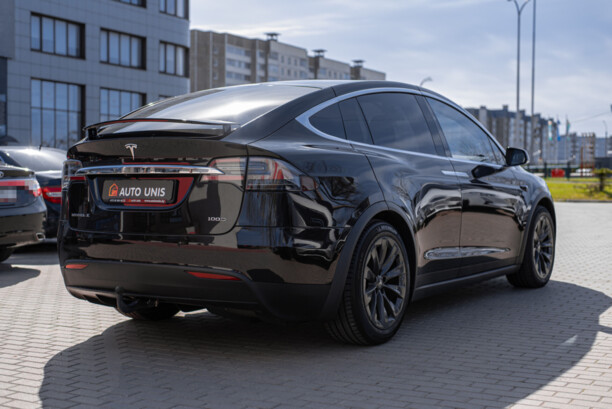 Tesla Model X, 6 мест, 2018 г.