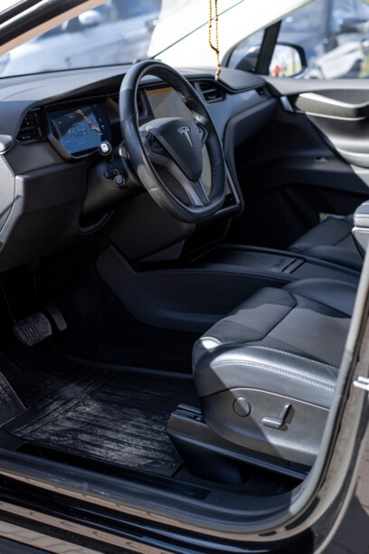 Tesla Model X, 6 мест, 2018 г.