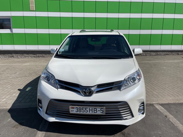 Toyota Sienna III (XL30), 7 мест, 2018 г.