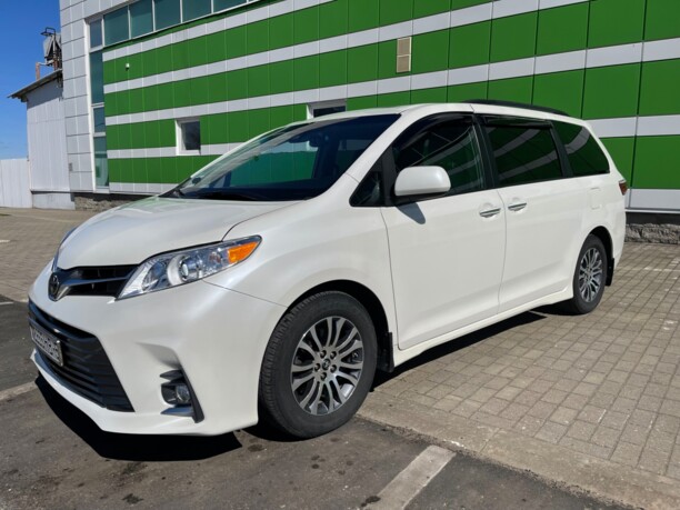 Toyota Sienna III (XL30), 7 мест, 2018 г.