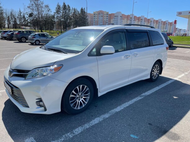 Toyota Sienna III (XL30), 7 мест, 2018 г.