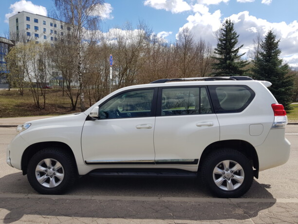 Toyota Land Cruiser Prado J150, 7 мест, 2010 г.