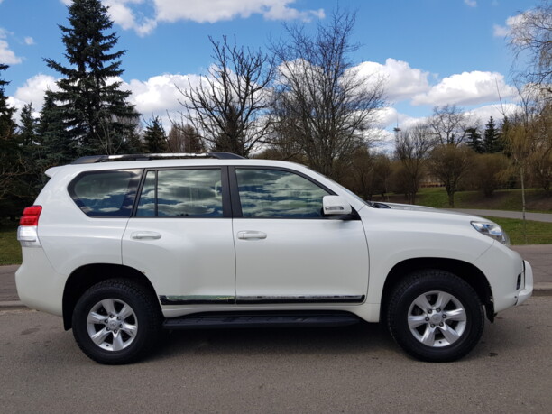 Toyota Land Cruiser Prado J150, 7 мест, 2010 г.