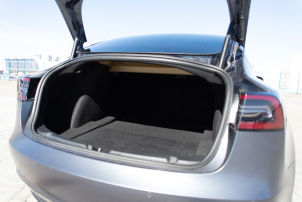 Tesla Model 3, 2020 г.