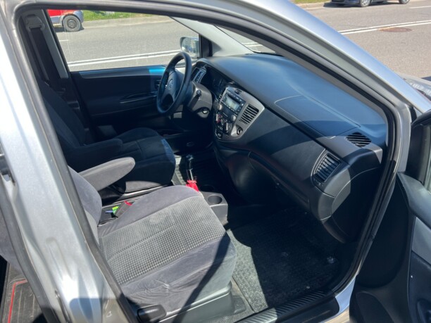 Mazda MPV II · Рестайлинг, 7 мест, 2004 г.